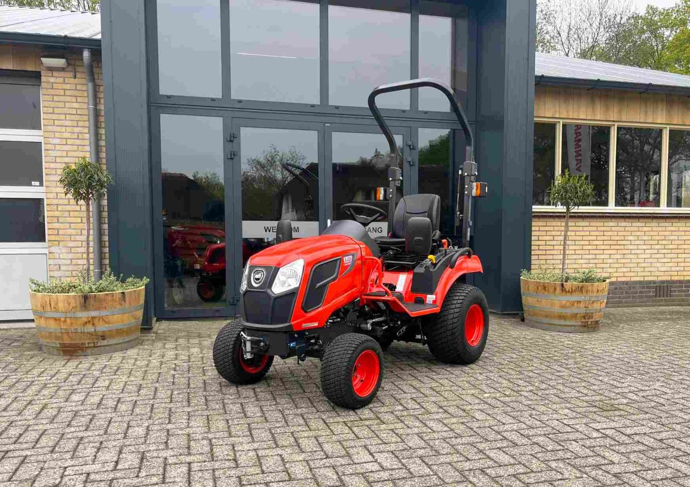 Kioti CS 2220 op gazonbanden overjarig nieuw voor actieprijs!