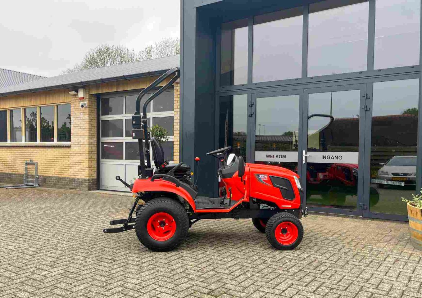 Kioti CS 2220 op gazonbanden overjarig nieuw voor actieprijs!
