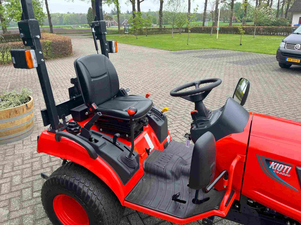 Kioti CS 2220 op gazonbanden overjarig nieuw voor actieprijs!