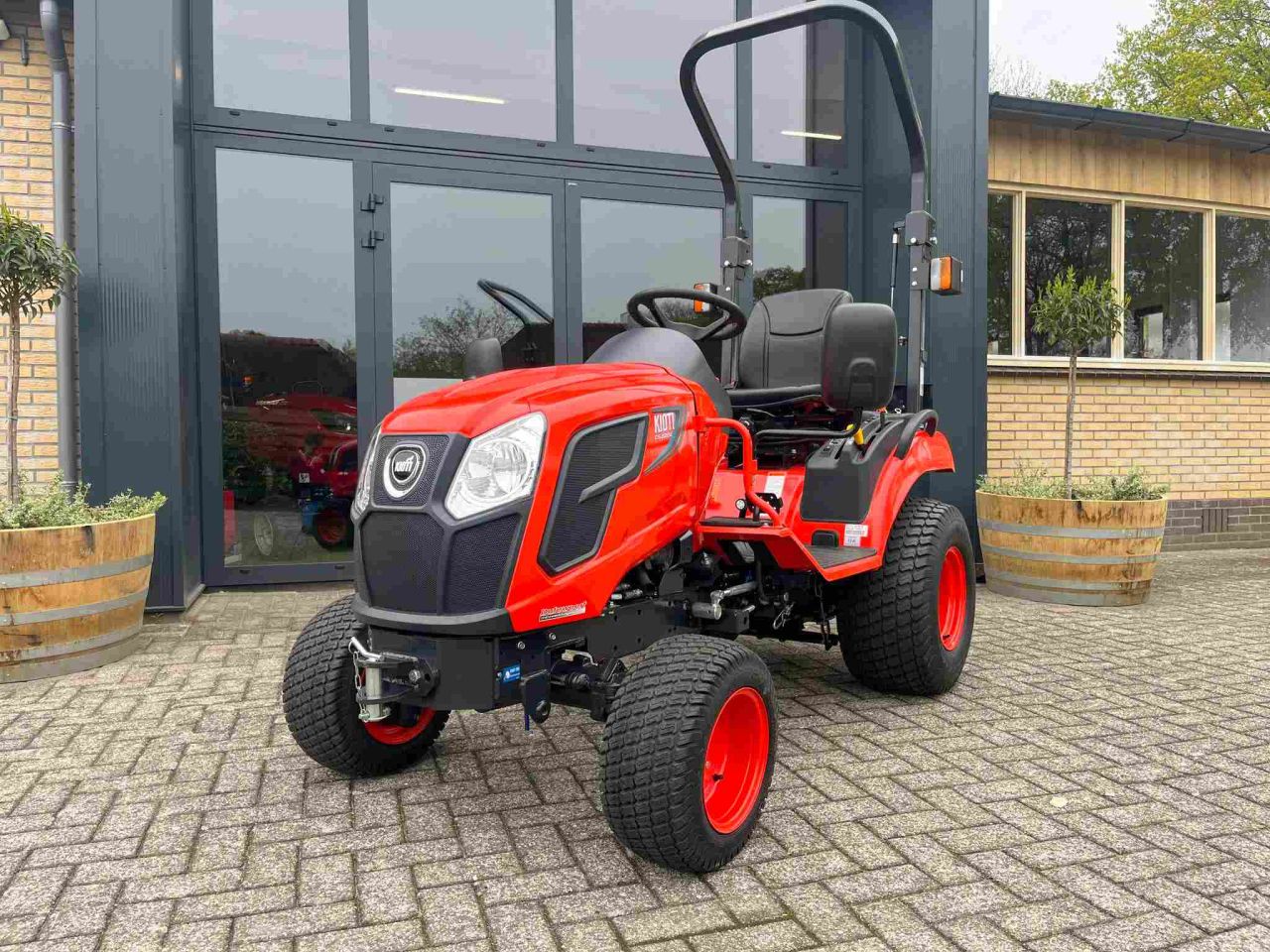 Kioti CS 2220 op gazonbanden overjarig nieuw voor actieprijs!