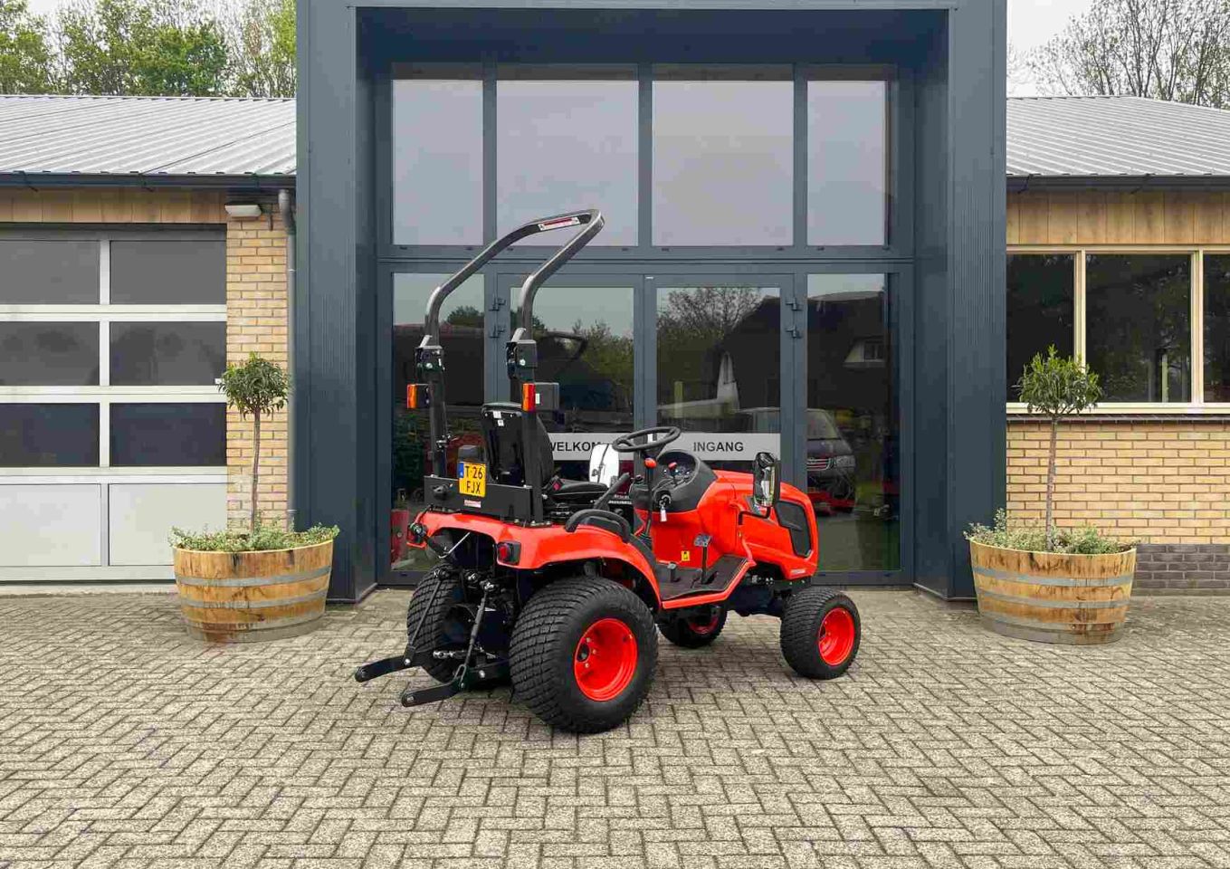 Kioti CS 2220 op gazonbanden overjarig nieuw voor actieprijs!