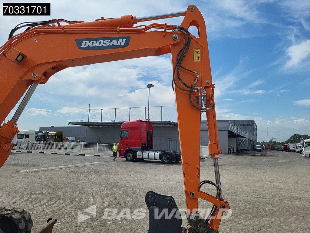 Doosan DX85 R-3 A/C - 2 Buckets