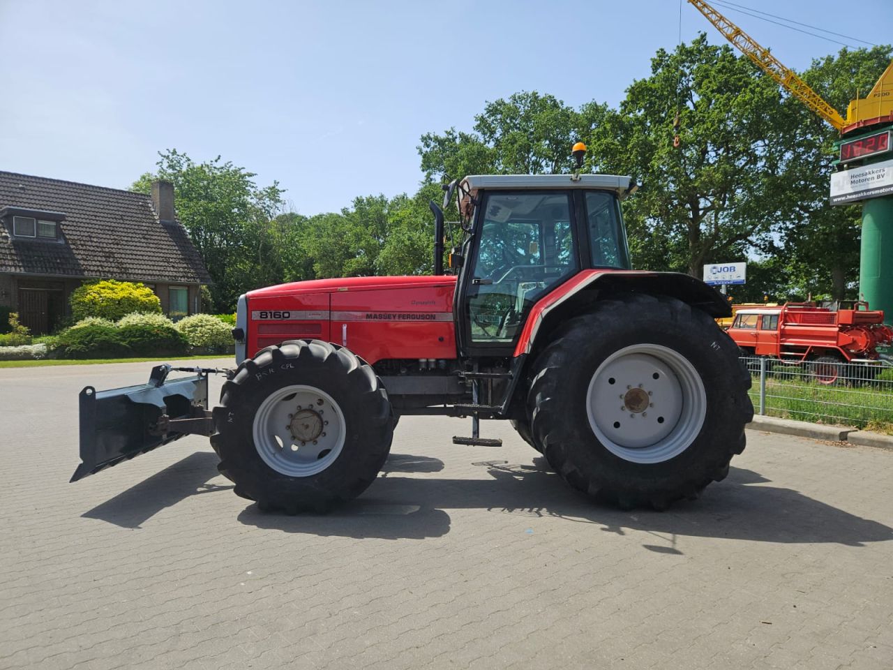 Massey Ferguson 8160