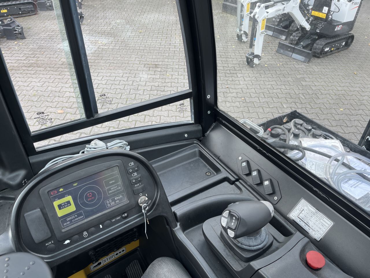 Yale MRO16 reachtruck, 22uur, bouwjaar 2024, voor buiten