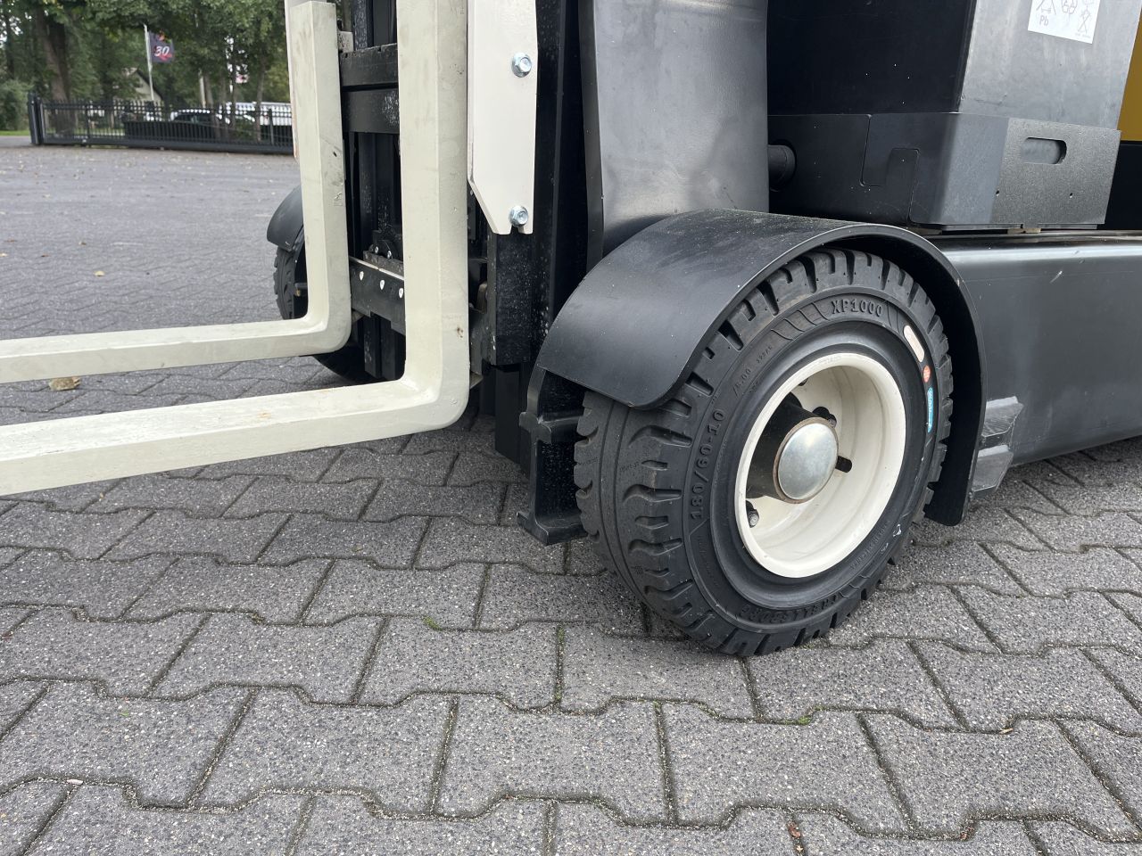 Yale MRO16 reachtruck, 22uur, bouwjaar 2024, voor buiten