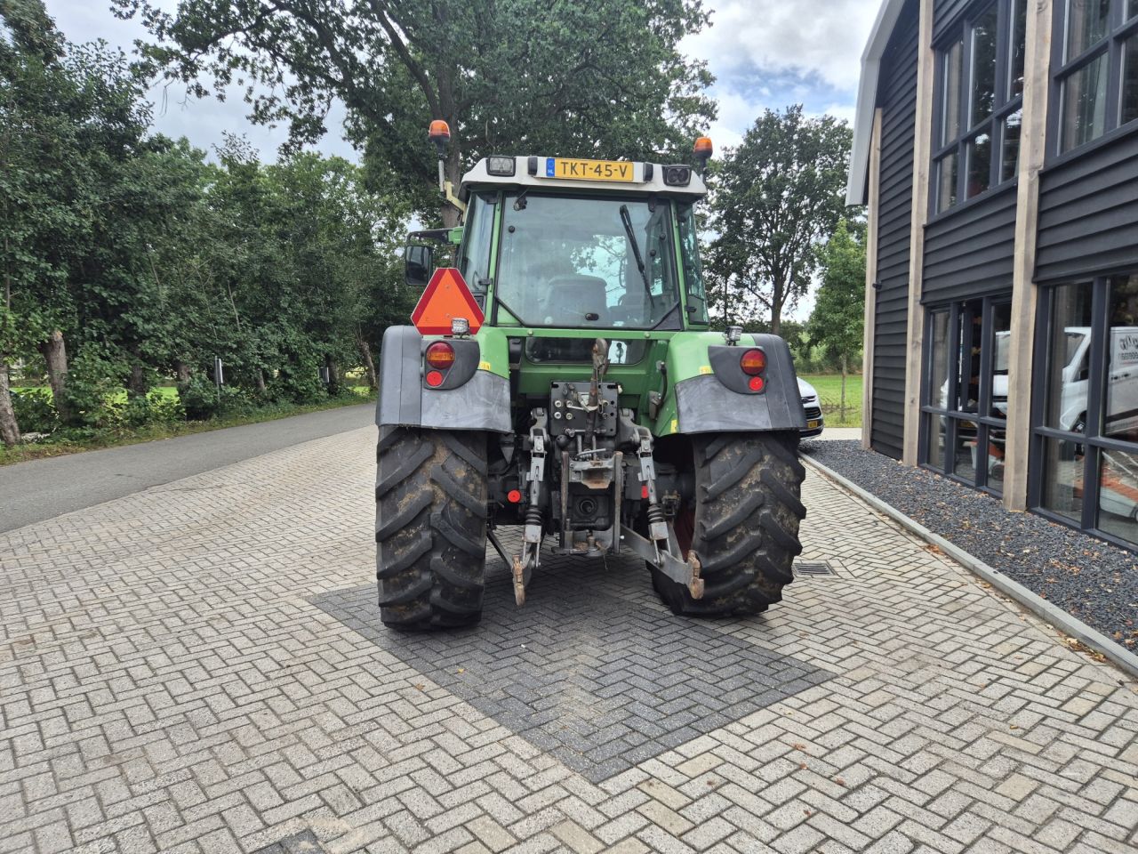 Gebruikte FENDT 409 Farmer Vario tractor met 4 cilinder en 90 pk