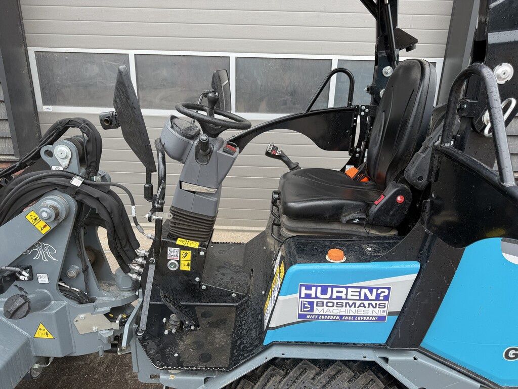 Giant G2700 X-TRA HD+ minishovel 2026 273 uur €515 LEASE