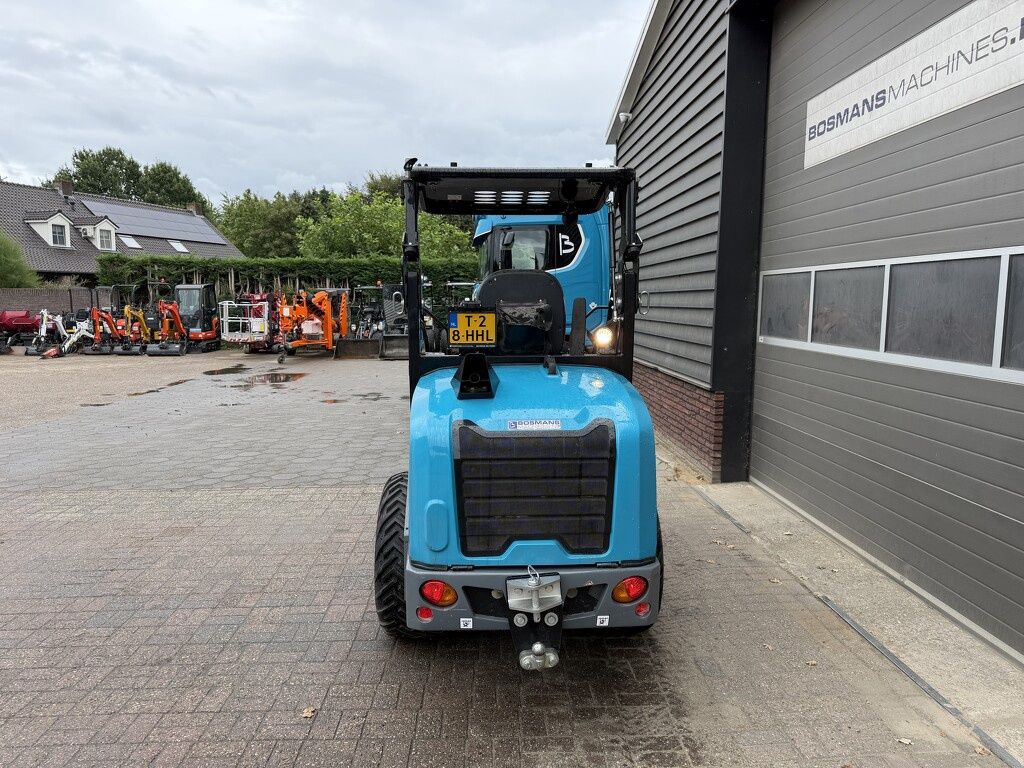 Giant G2700 X-TRA HD+ minishovel 2026 273 uur €515 LEASE