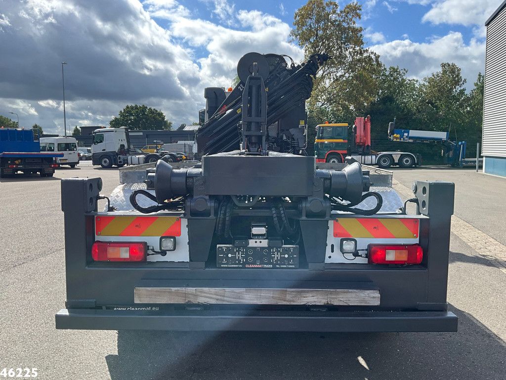 Volvo FM 410 8x4 Hiab 28 Tonmeter laadkraan met 20 Ton Silosteller haakarmsysteem