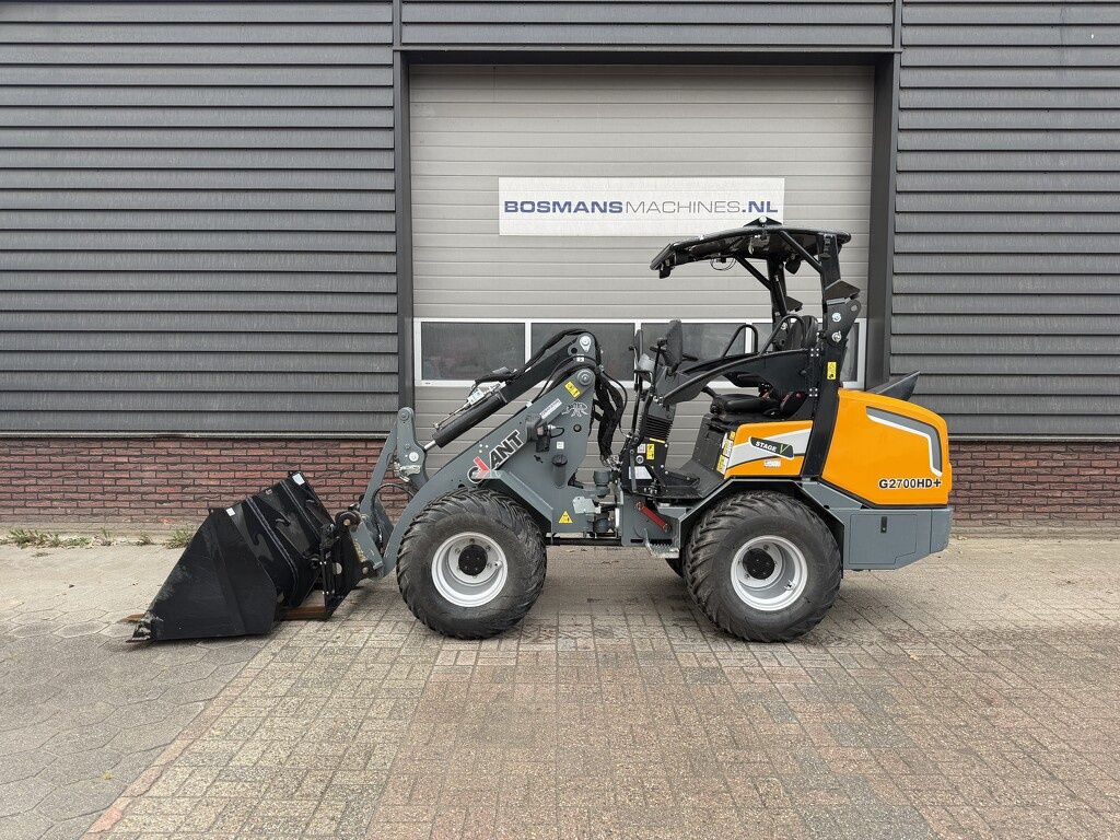 Giant G2700 HD+ minishovel 2025 €475 LEASE