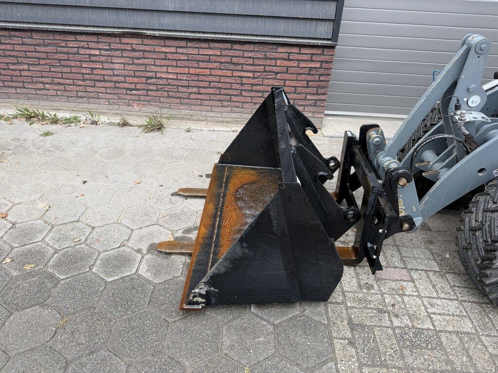 Giant G2700 HD+ minishovel 2025 €475 LEASE