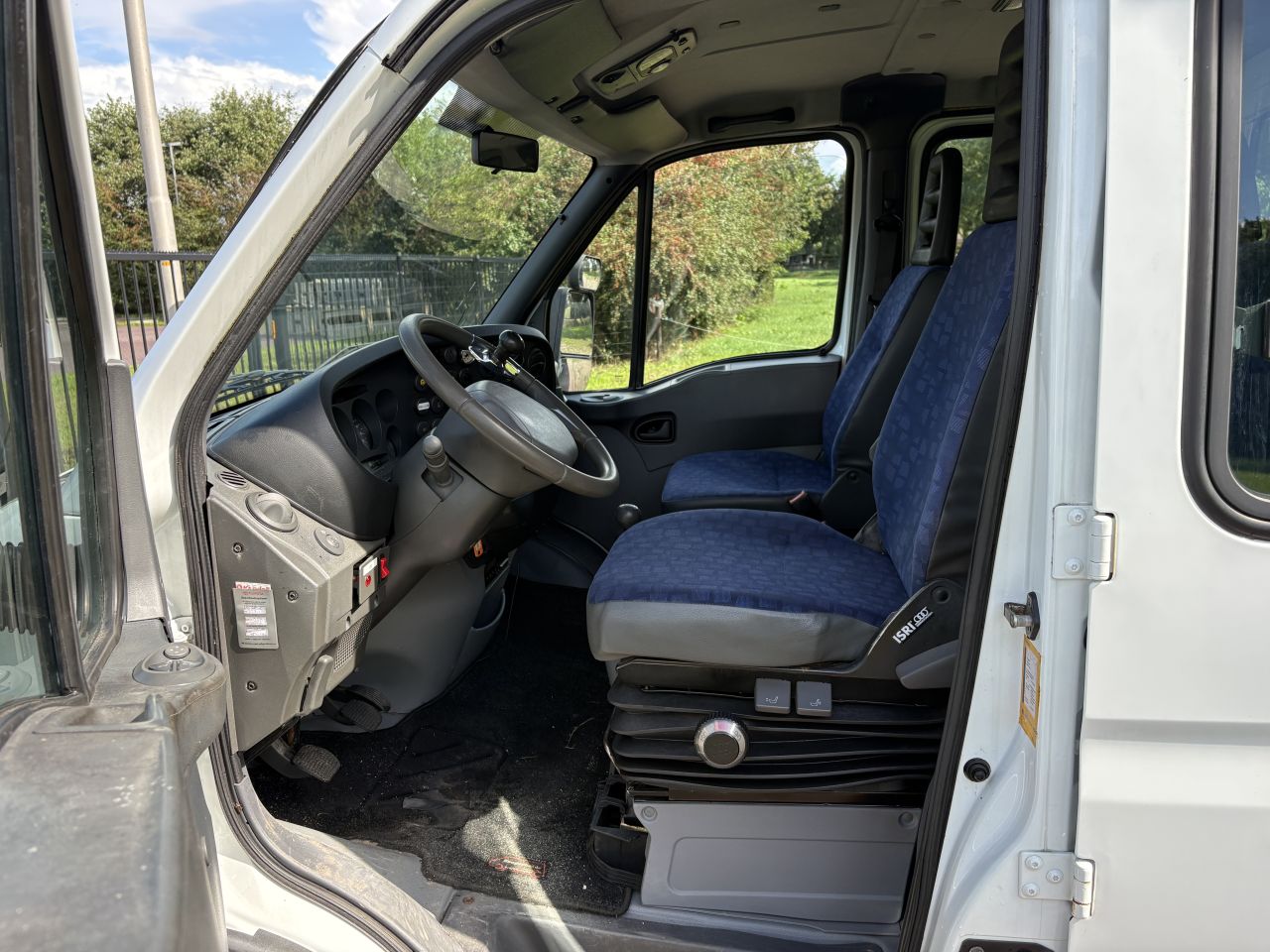 Be trekker Iveco Daily 40C17 - be oplegger jeeb-as schuifzeilen