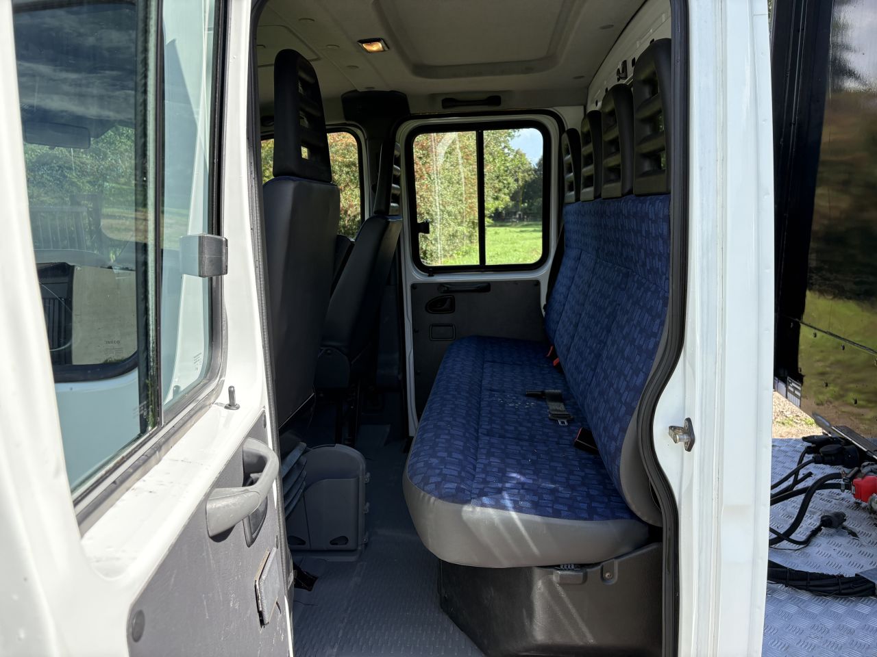 Be trekker Iveco Daily 40C17 - be oplegger jeeb-as schuifzeilen