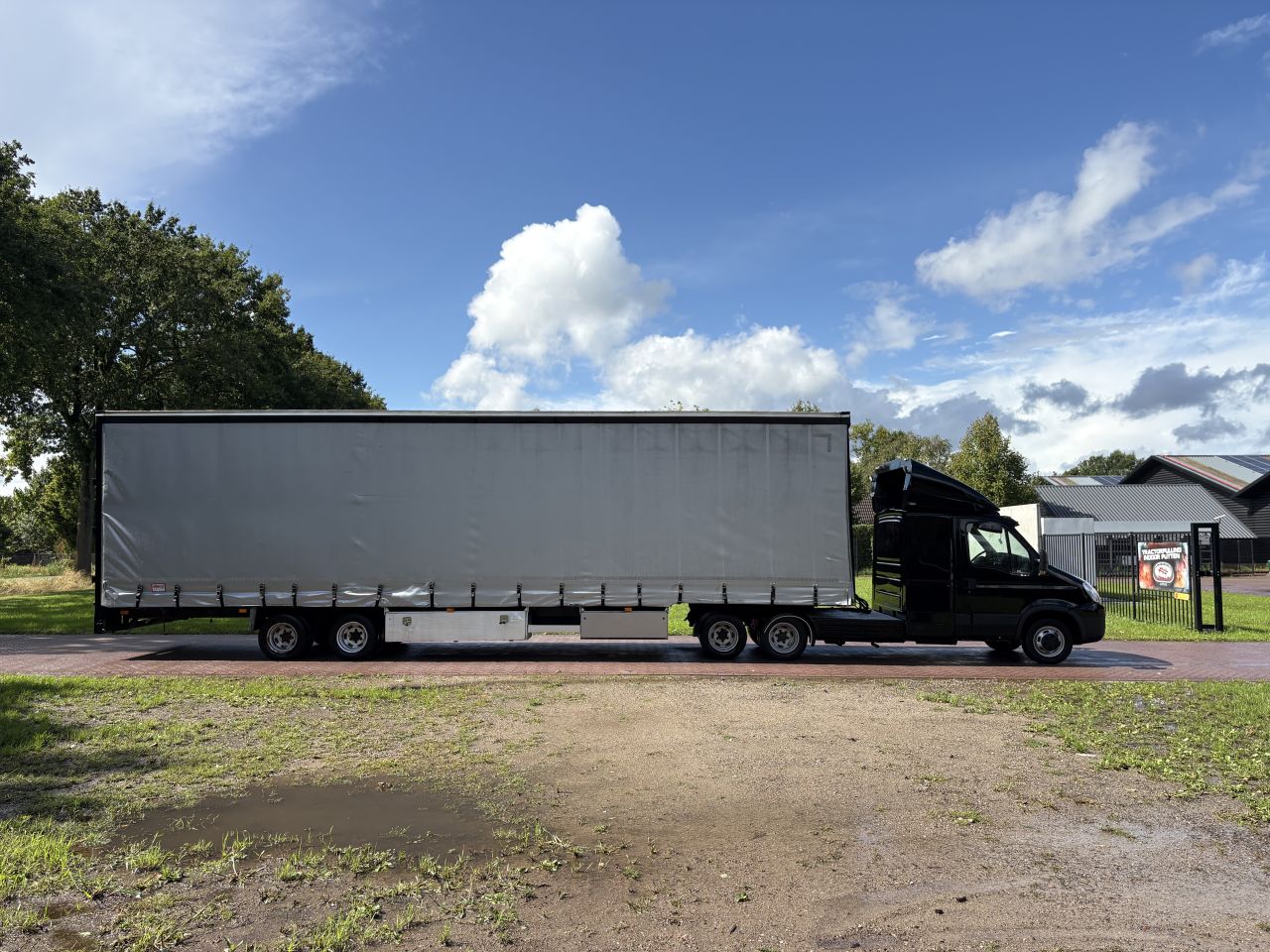 Be trekker iveco 50C17 EURO 5 / be oplegger jeeb-as schuifzeilen