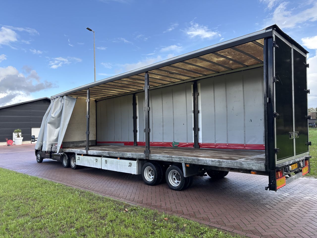 Be trekker iveco 50C17 EURO 5 / be oplegger jeeb-as schuifzeilen