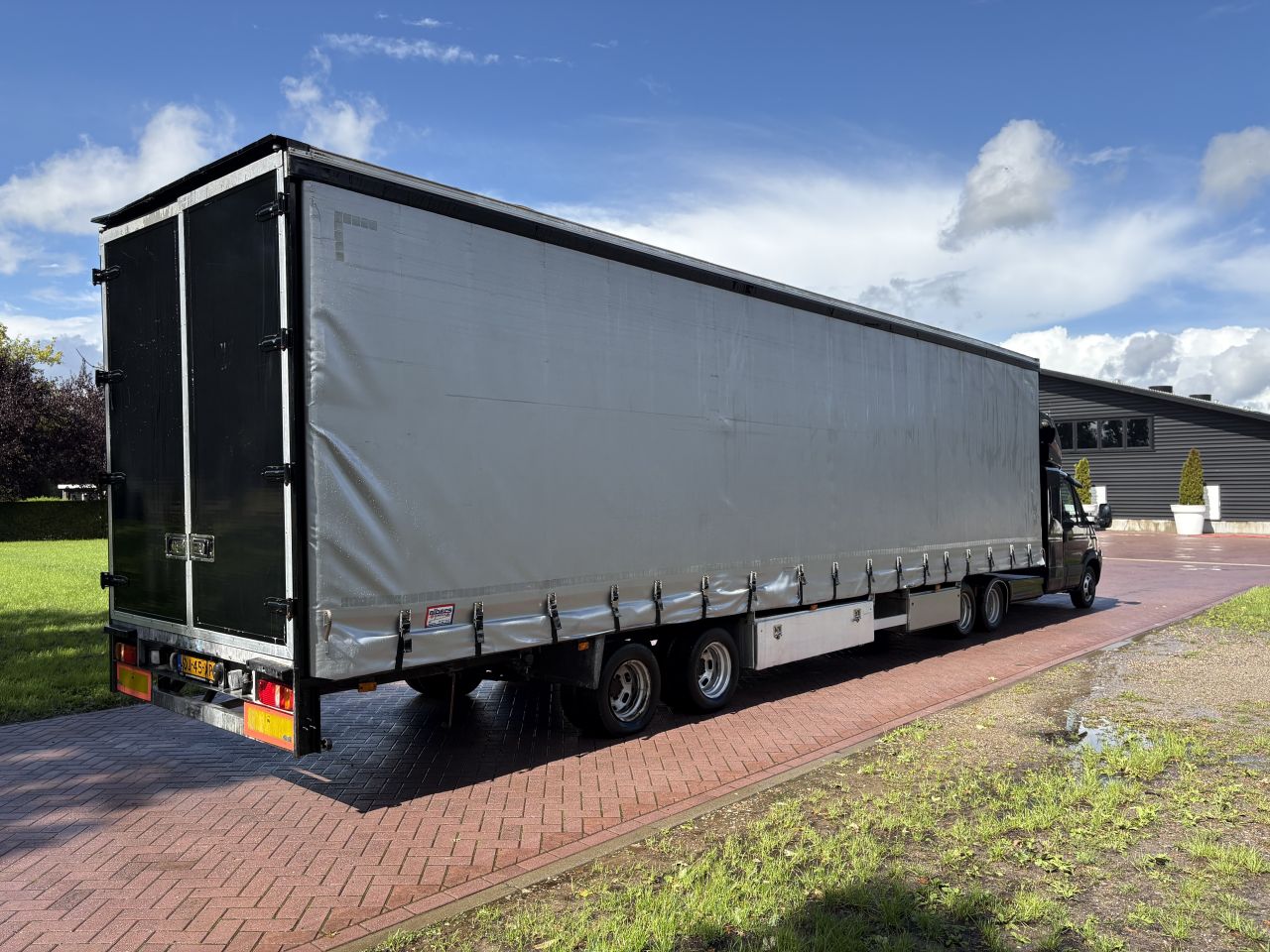 Be trekker iveco 50C17 EURO 5 / be oplegger jeeb-as schuifzeilen