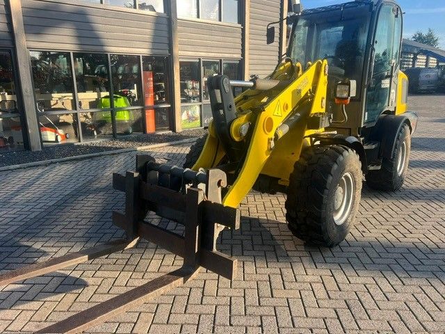 Gebruikte WACKER WL60 kniklader met gewicht van 5900 kgs