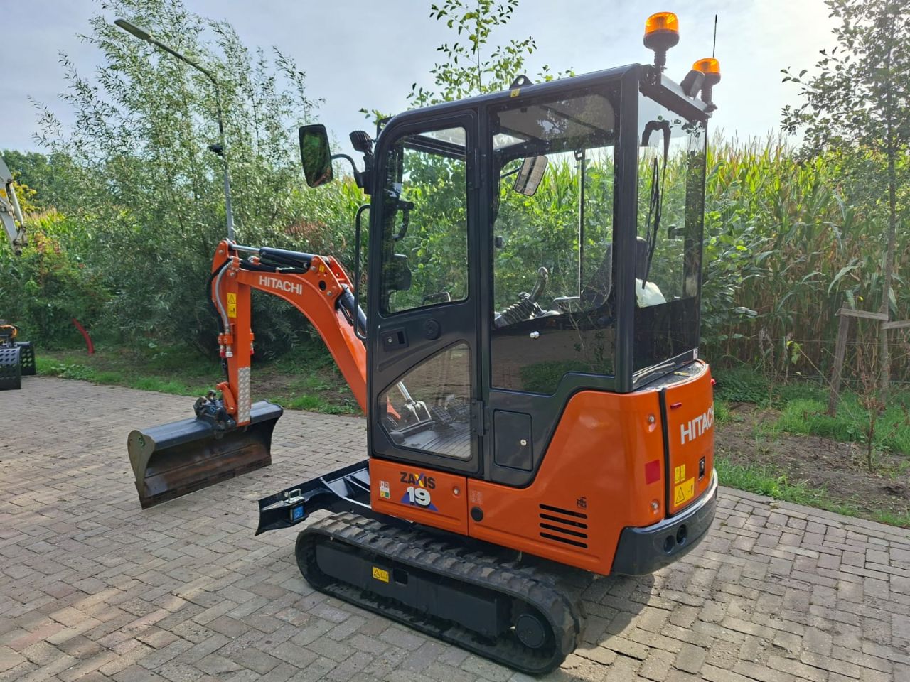 Hitachi ZX19-6 CR | bj 2025 | 79uur | Sloopsorteer functie
