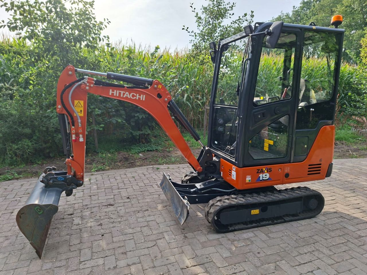 Hitachi ZX19-6 CR | bj 2025 | 79uur | Sloopsorteer functie