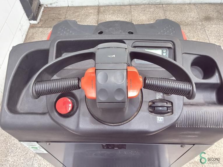 Stapelaars Elektrisch Linde V08-01 (1110) 2013