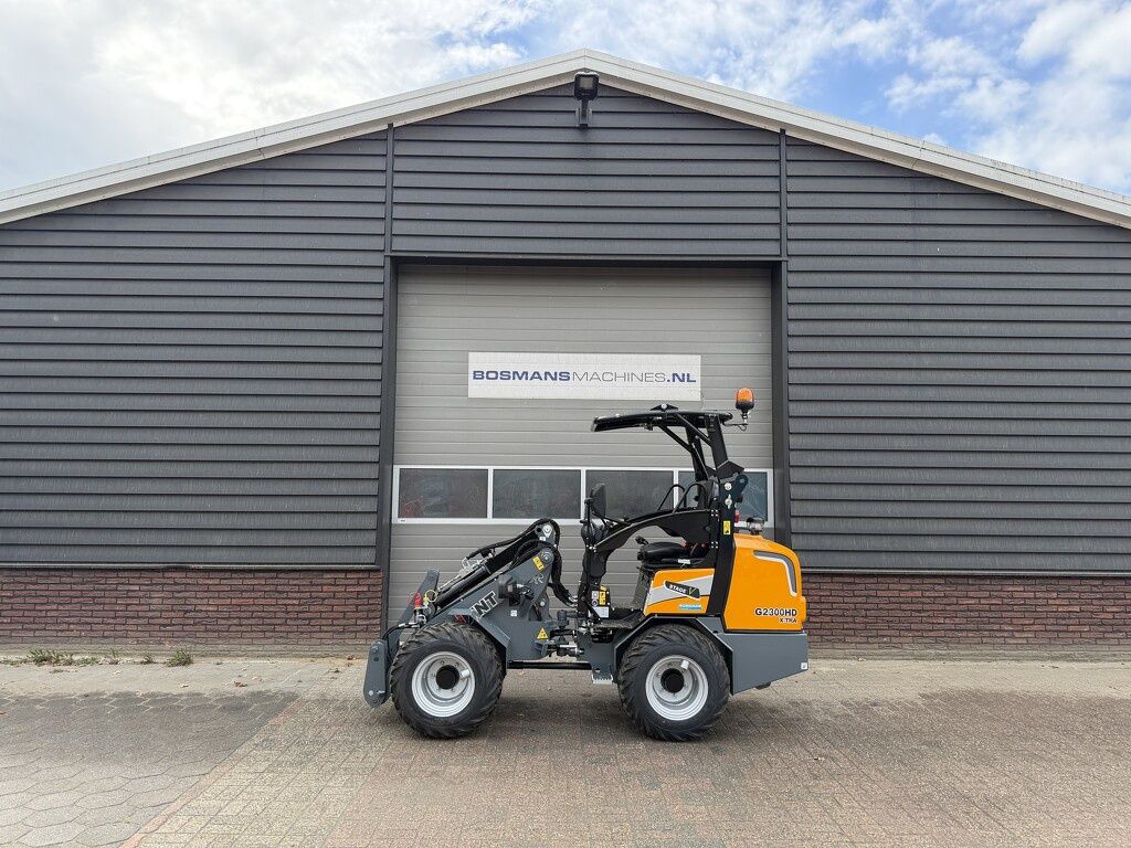 Giant G2300 X-TRA HD minishovel NIEUW €475 LEASE