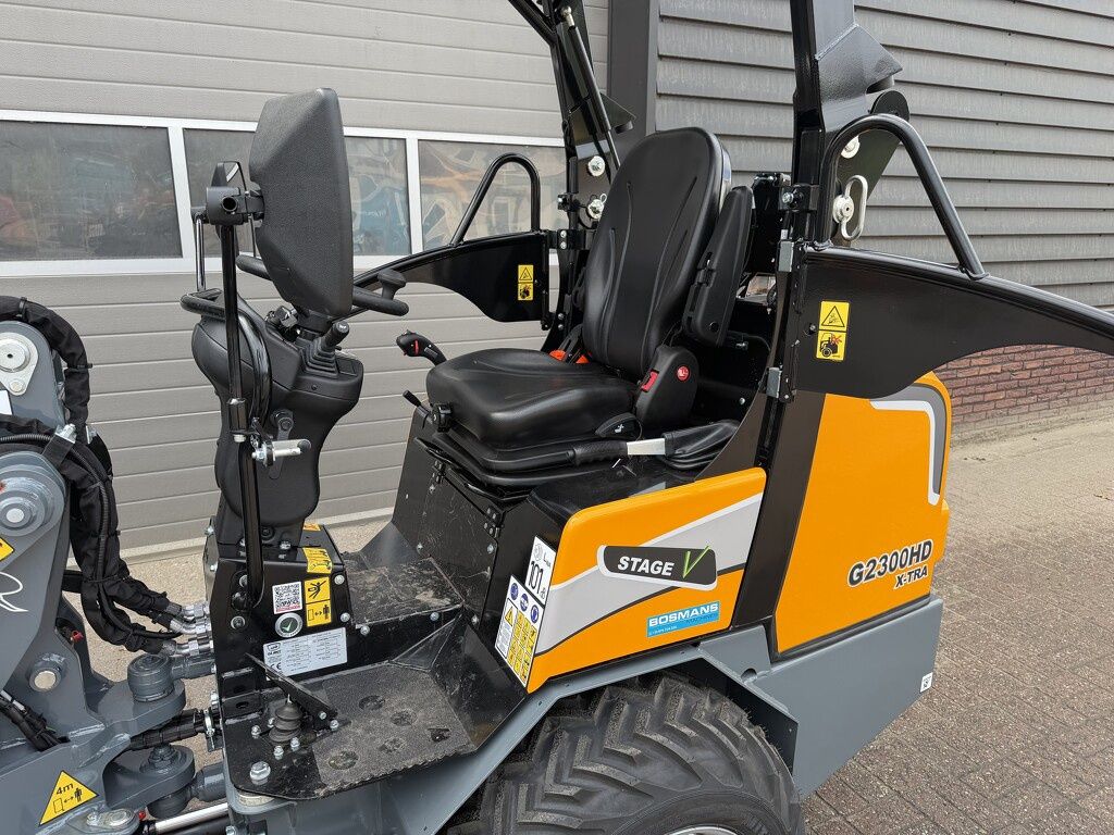 Giant G2300 X-TRA HD minishovel NIEUW €475 LEASE