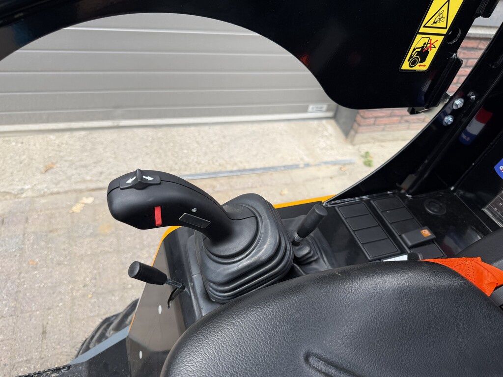 Giant G2300 X-TRA HD minishovel NIEUW €475 LEASE