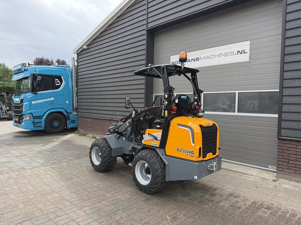 Giant G2300 X-TRA HD minishovel NIEUW €475 LEASE