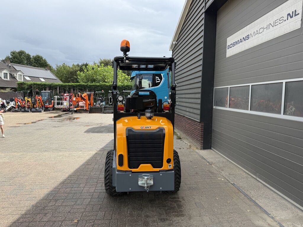 Giant G2300 X-TRA HD minishovel NIEUW €475 LEASE