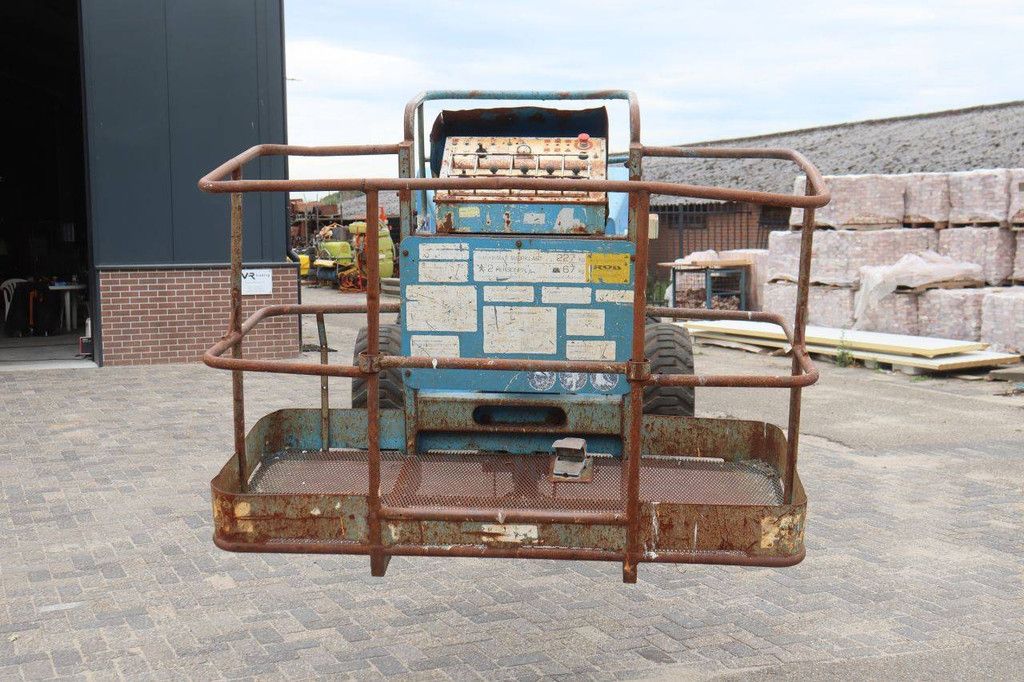 Teleskop-Arbeitsbühne Aichi SP18A Diesel 227 kg 20,2 m 2009