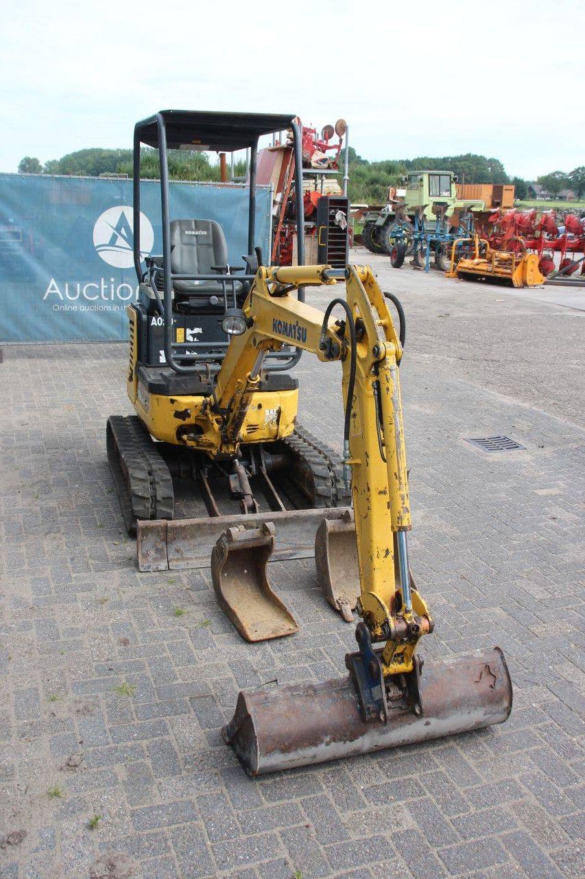 Minigraver Komatsu PC16R-3HS Diesel 11.8kW 2012