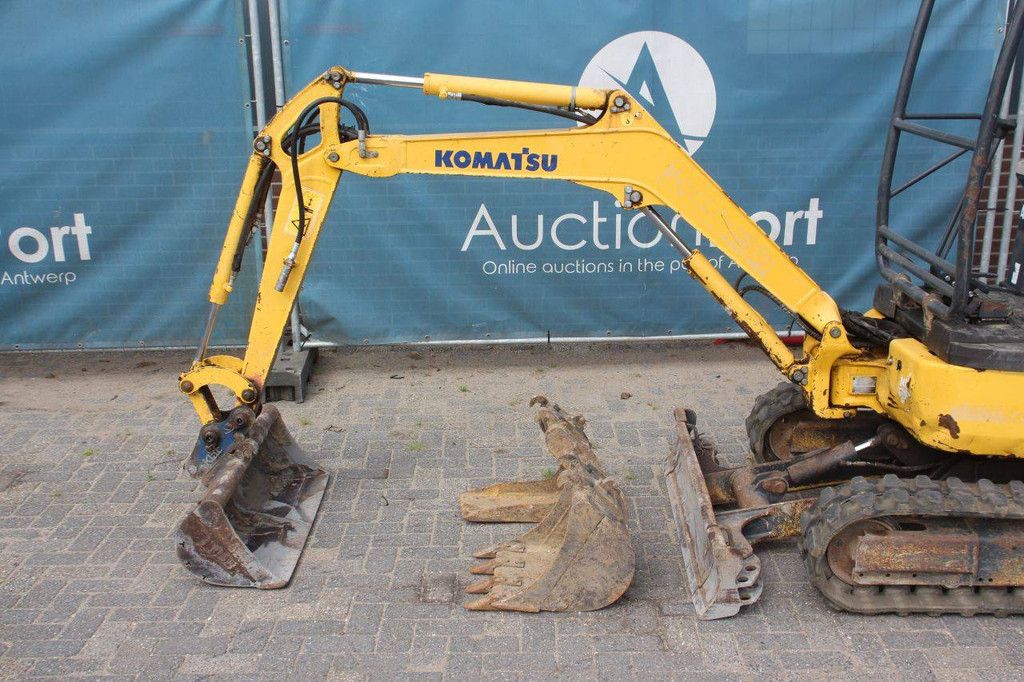 Minigraver Komatsu PC16R-3HS Diesel 11.8kW 2012