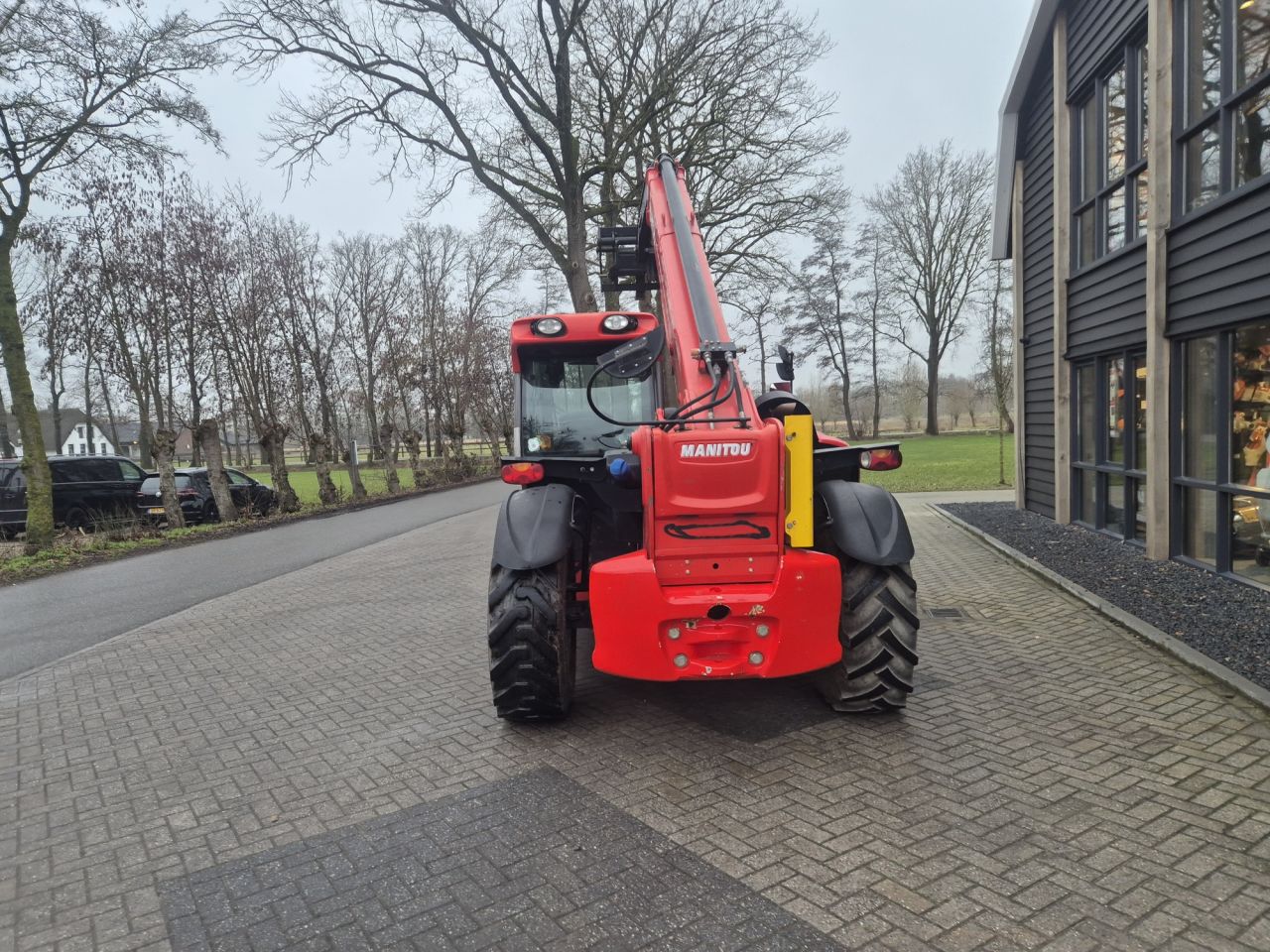 Gebruikte MANITOU MT1335 starre verreiker met hefhoogte tot 13 m