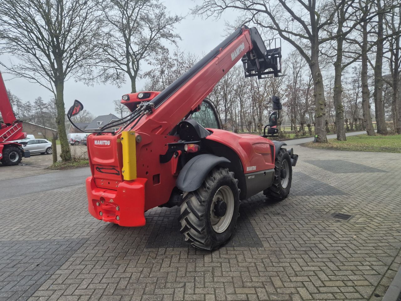 Gebruikte MANITOU MT1335 starre verreiker met hefhoogte tot 13 m