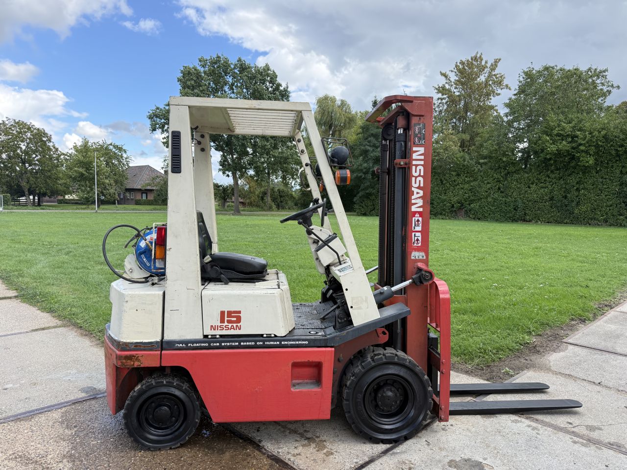 Nissan 1500KG LPG heftruck + grote onderhoudsbeurt