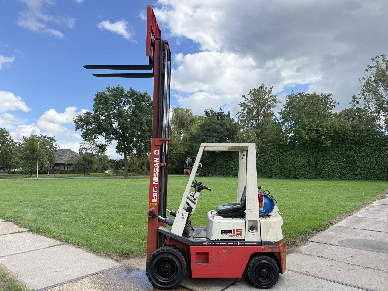 Nissan 1500KG LPG heftruck + grote onderhoudsbeurt