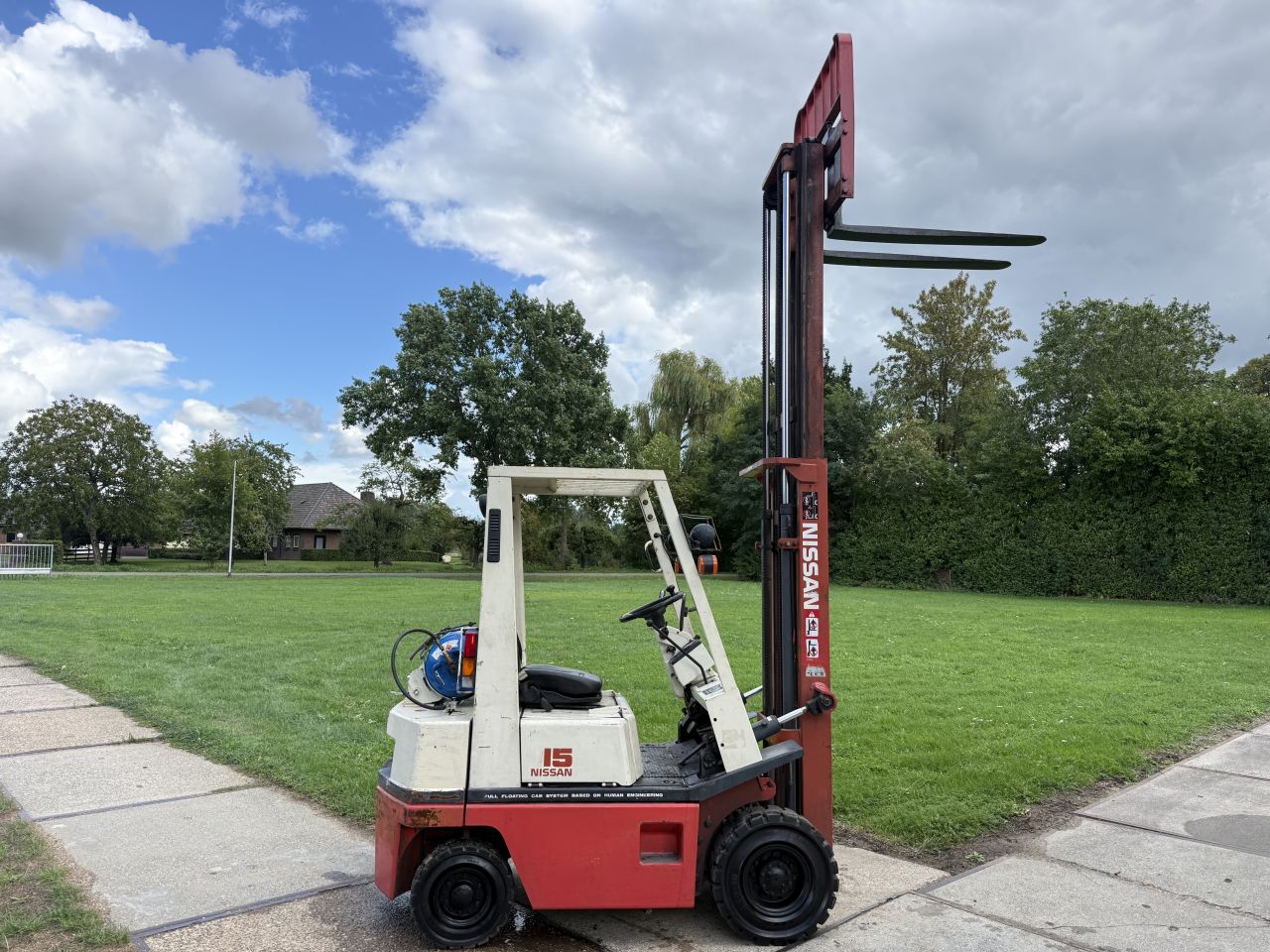 Nissan 1500KG LPG heftruck + grote onderhoudsbeurt