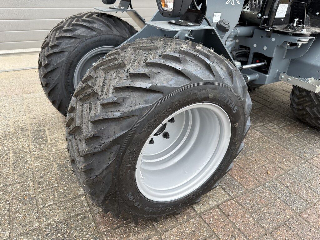 Giant G1500 L X-tra minishovel DEMO 2026 €465 LEASE