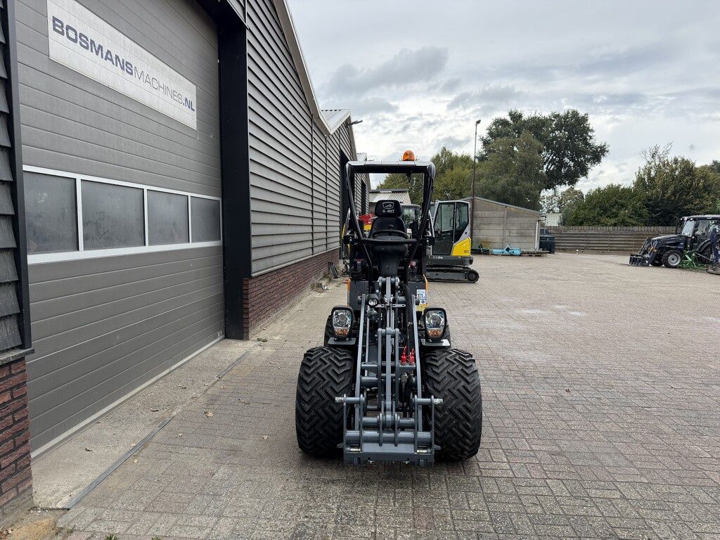 Giant G1500 L X-tra minishovel DEMO 2026 €465 LEASE