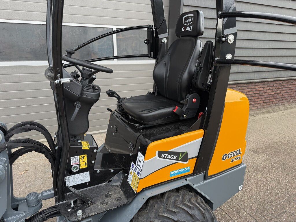 Giant G1500 L X-tra minishovel DEMO 2026 €465 LEASE
