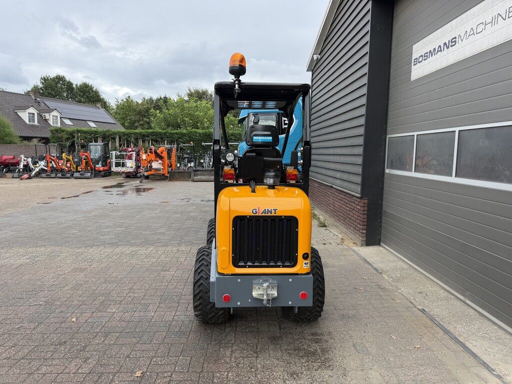 Giant G1500 L X-tra minishovel DEMO 2026 €465 LEASE