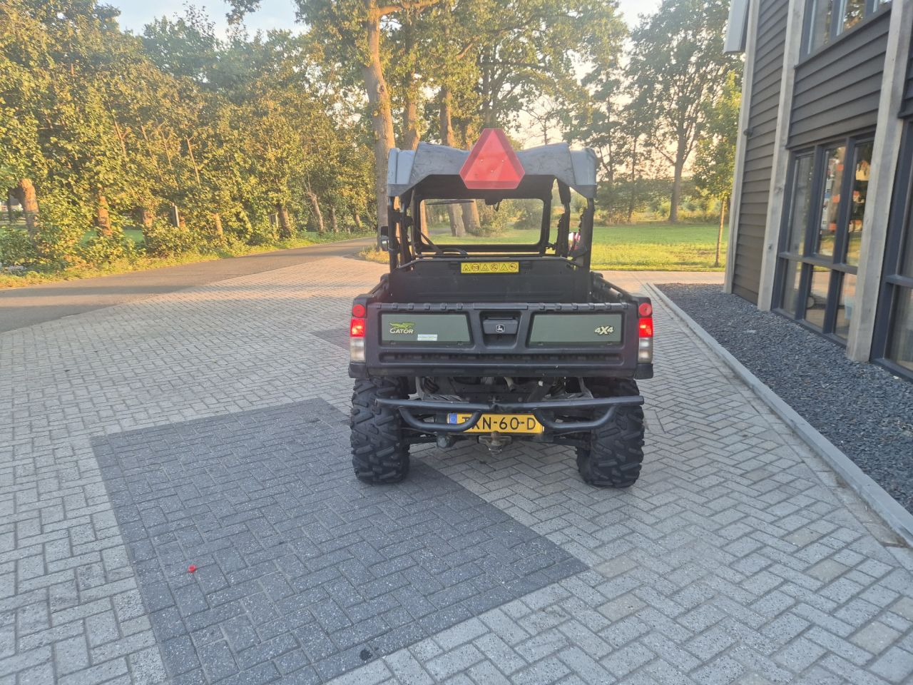 JOHN DEERE XUV855M UTV voor 4 personen