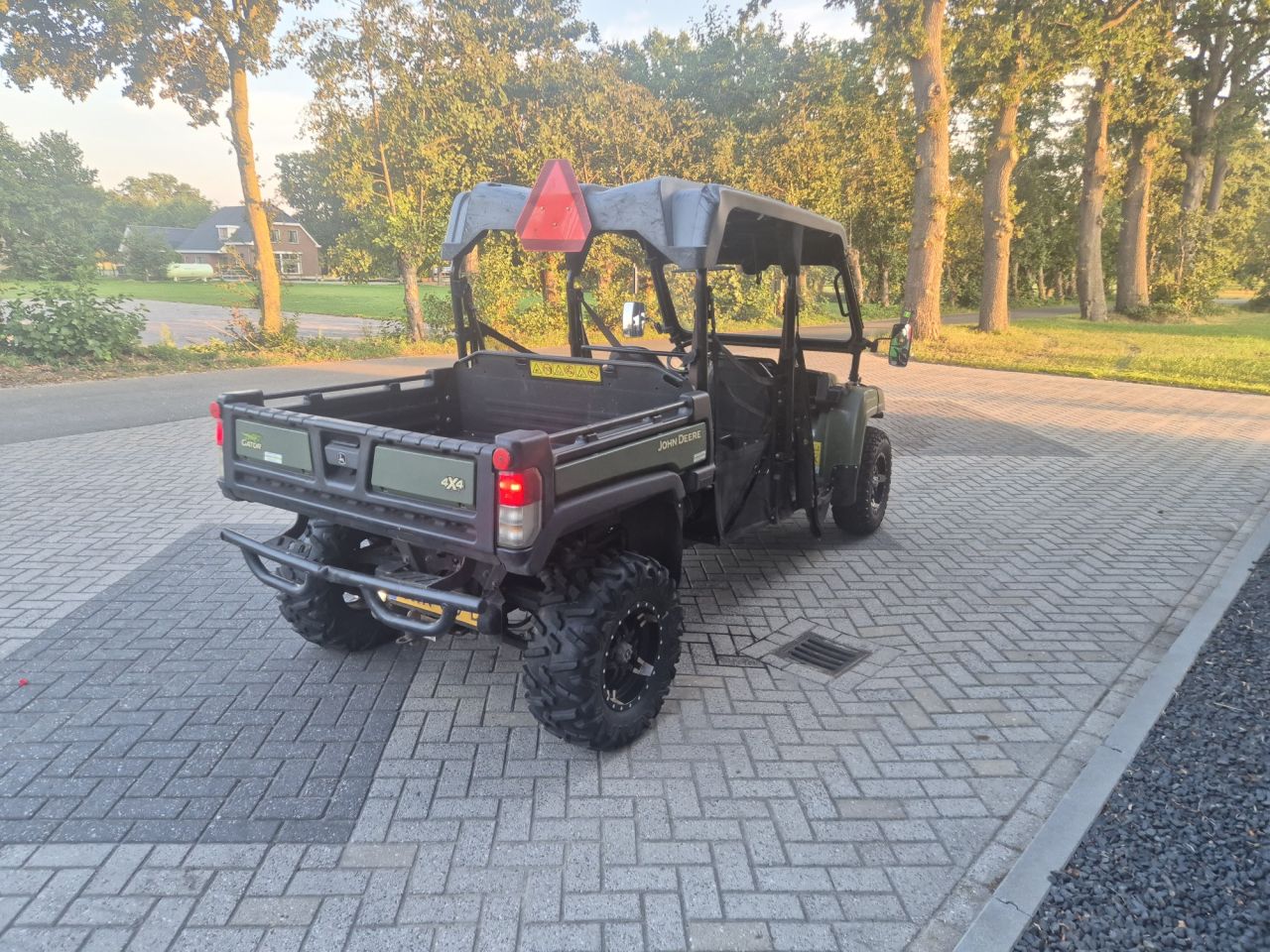 JOHN DEERE XUV855M UTV voor 4 personen