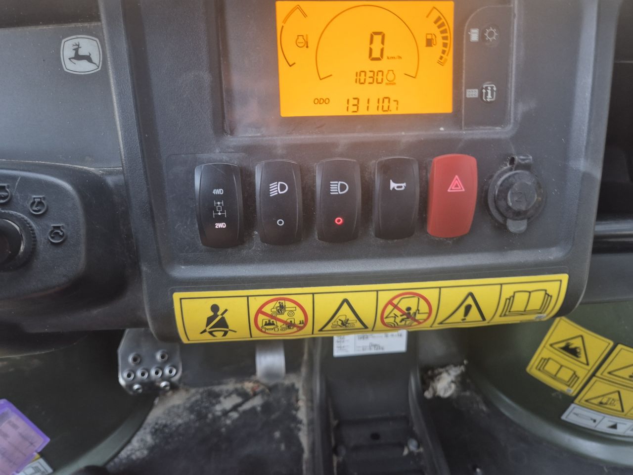 JOHN DEERE XUV855M UTV voor 4 personen