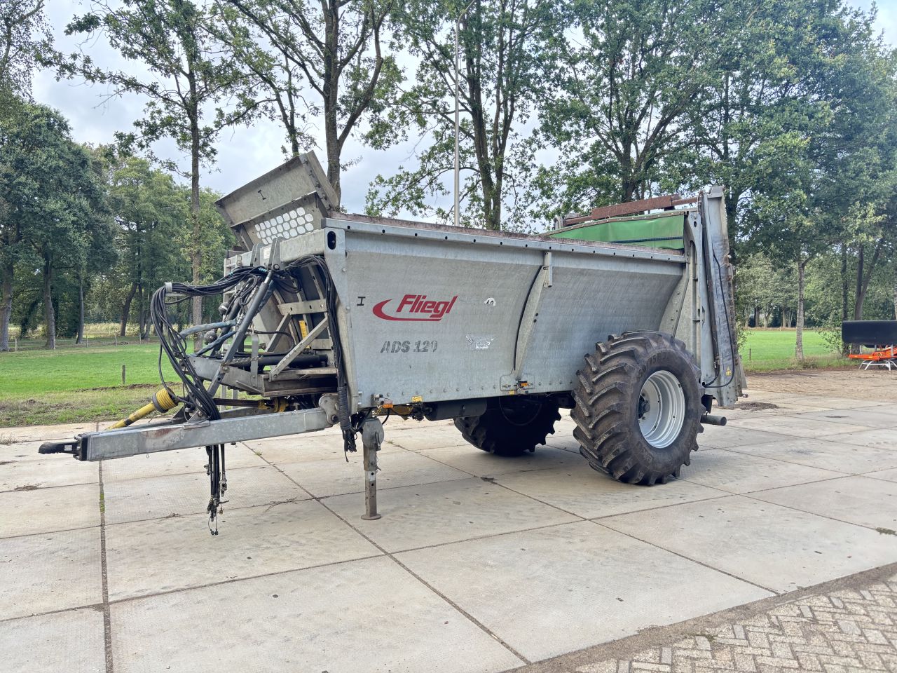 Fliegl stalmeststrooier mestverspreider bj 2017