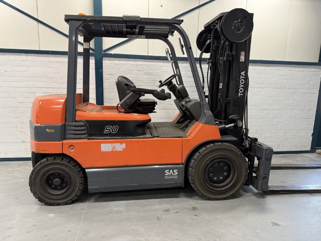 TOYOTA 7FBMF50
