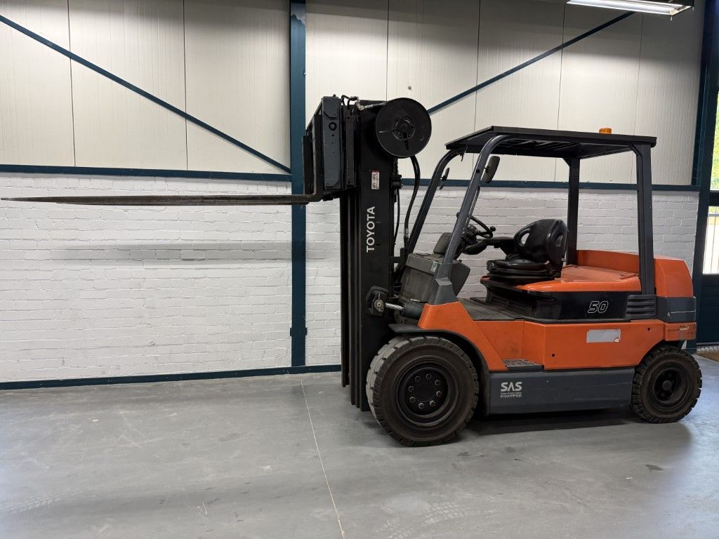 TOYOTA 7FBMF50