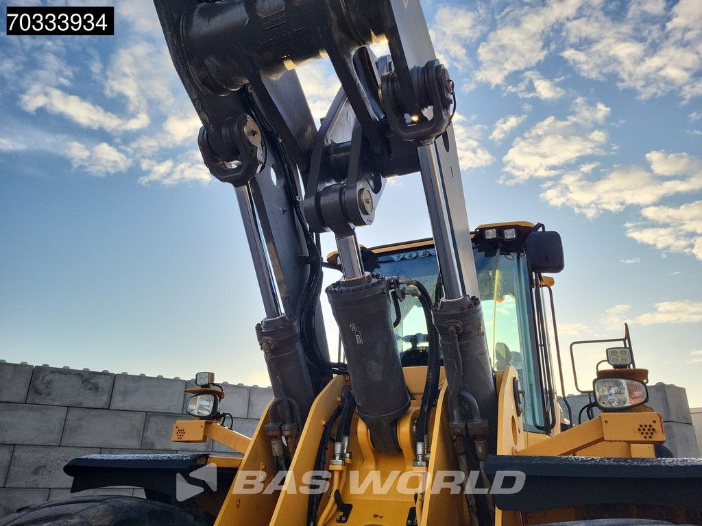 Volvo L220 G Reversible seat - CDC