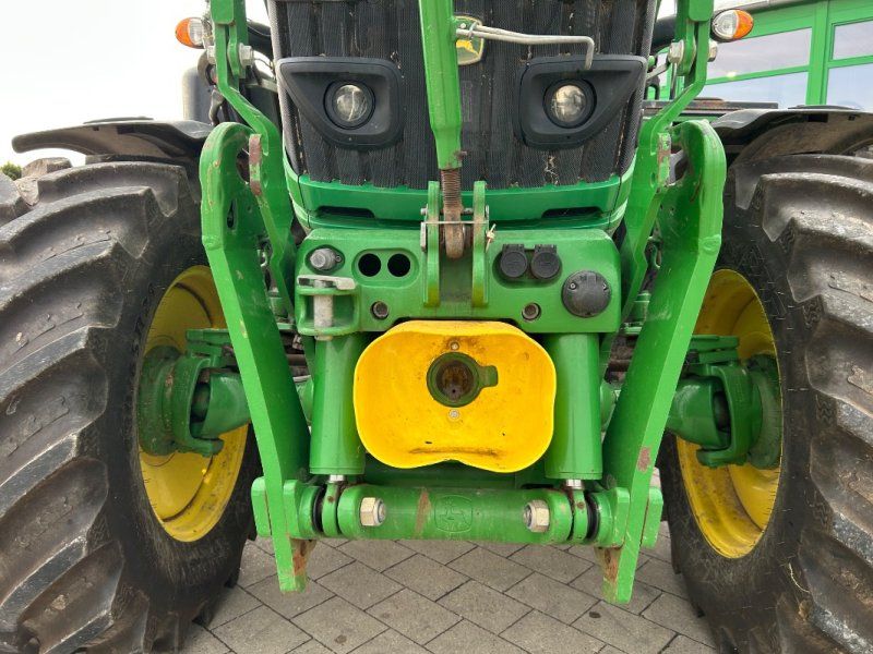 John Deere 6120R