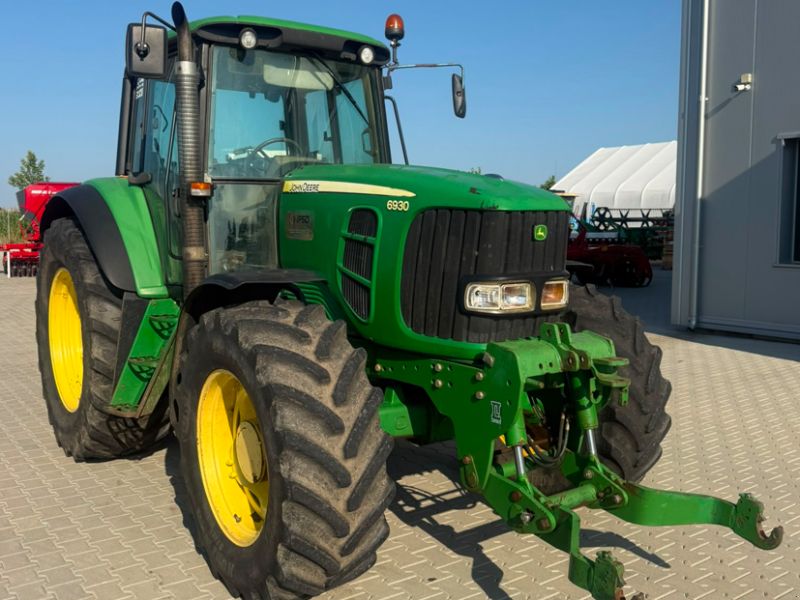 John Deere 6930